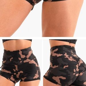 Ryderwear scrunch bum shorts size small